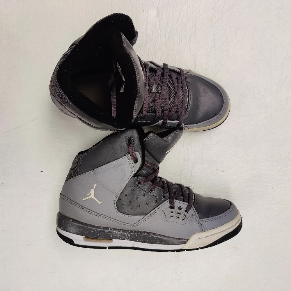 Jordan Youth Gray High Tops Size 6.5Y